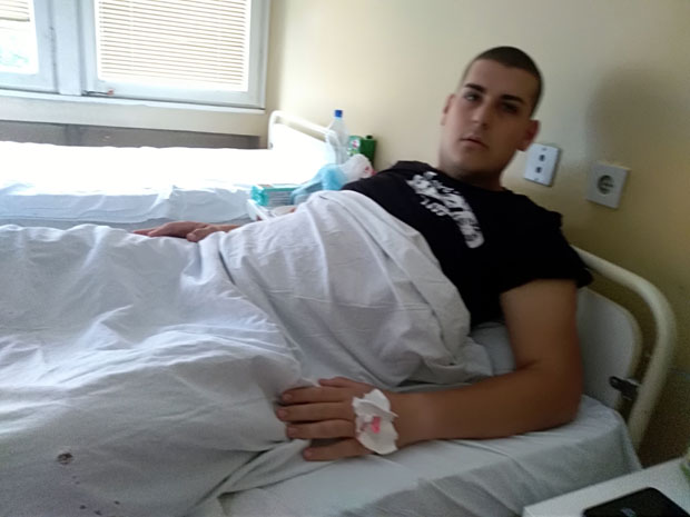 РАЊЕНИ СРБИН НА КиМ ПОРУЧИО: Ни мецима ме неће отерати!